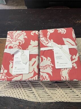 Pottery Barn Jordana Paisley
Percale Euro Sham.  Set of 2. New!